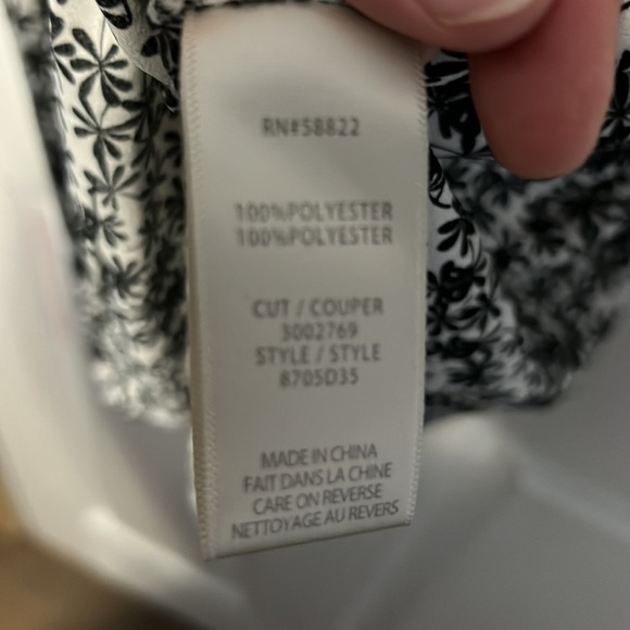 3/$20 max studio black and  white - Picture 5 of 5